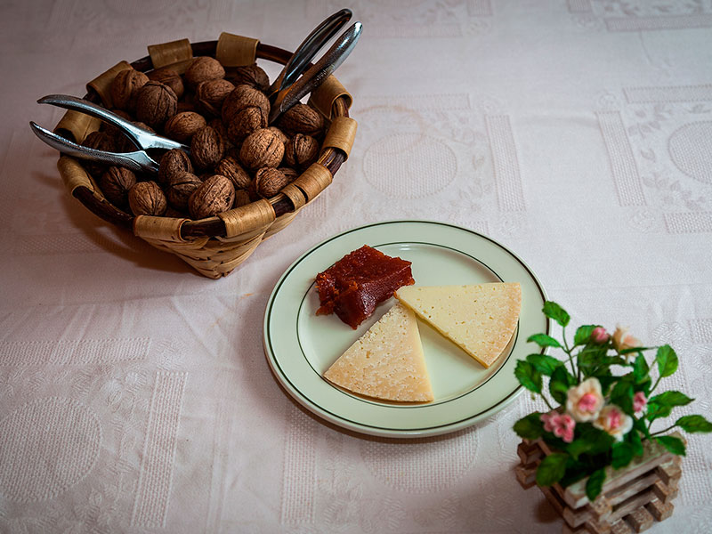 Queso, membrillo y nueces, el cierre clásico de Ola Sagardotegia
