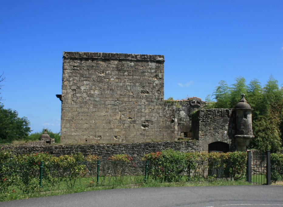 Ruinas del Castillo de San Telmo, junto al Faro de Higuer